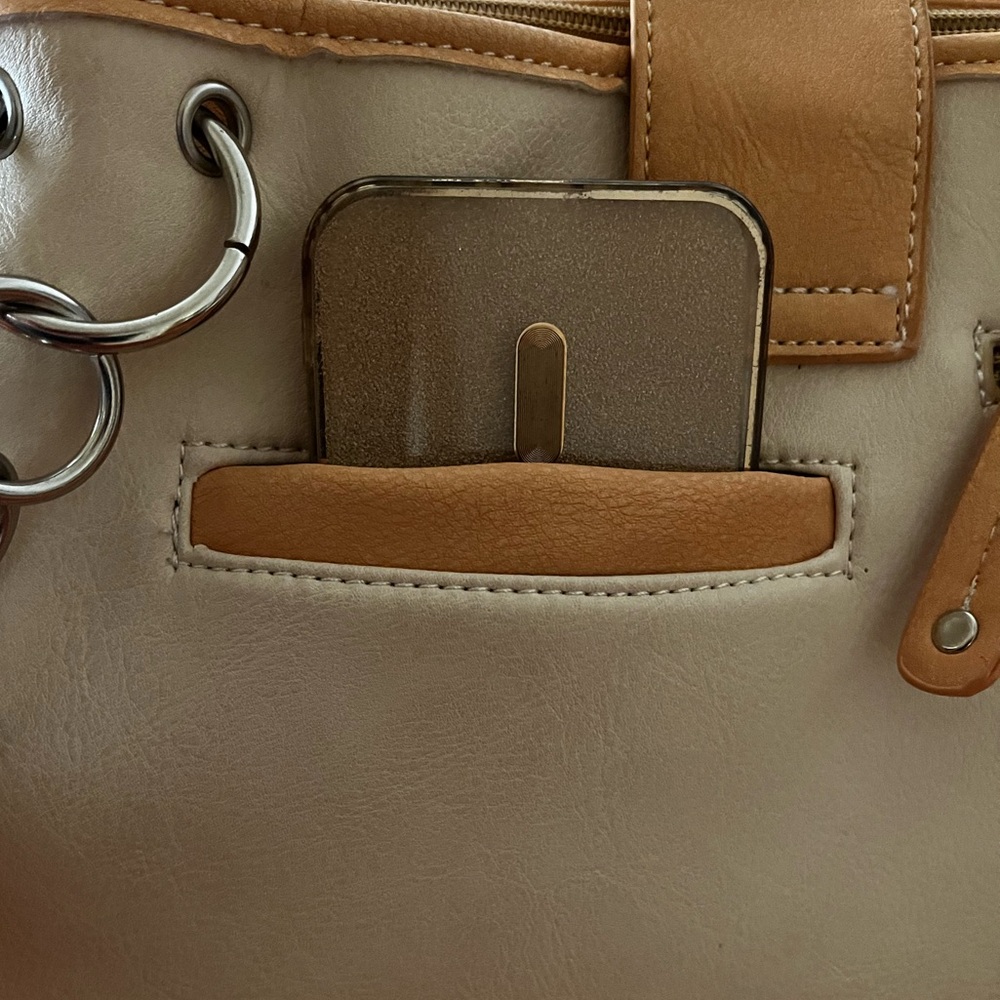 Cowgirl Trendy Peachy Tan and Cream Western Conceal and Carry Handbag - Picture 15 of 16